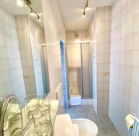 غرفة قياسية مزوَّدة بشُرفة, Pleschinhof