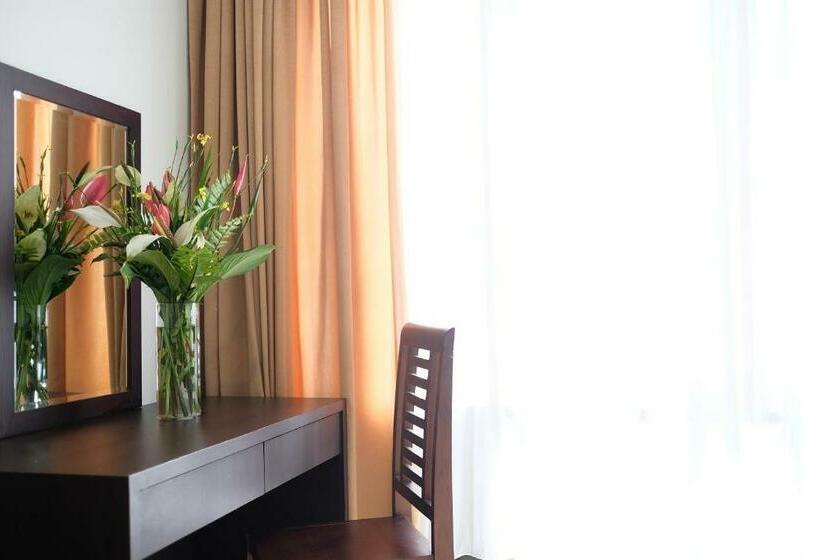 חדר דלוקס עם נוף להרים, The Grand Hill Resort