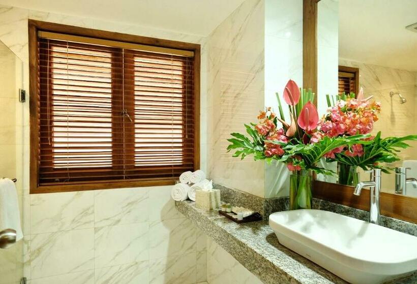 סוויטת ג'וניור נוף לעיר, The Grand Hill Resort