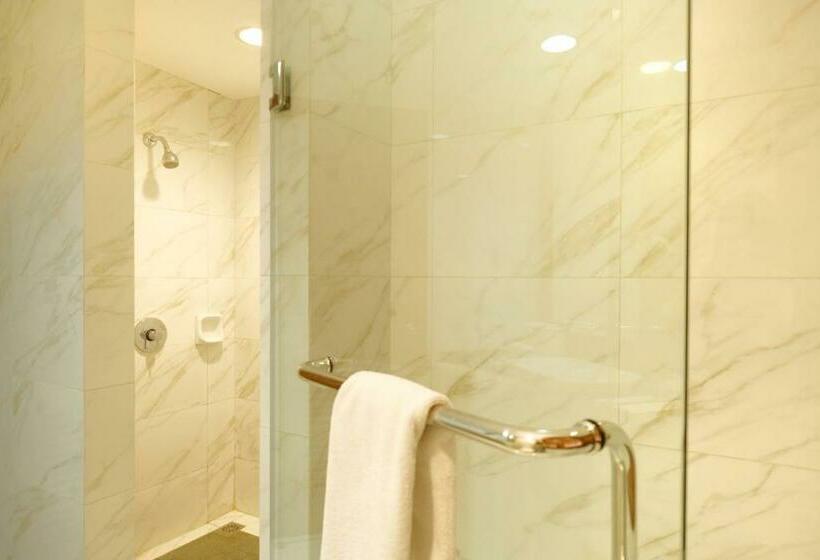 סוויטת ג'וניור נוף הרים, The Grand Hill Resort