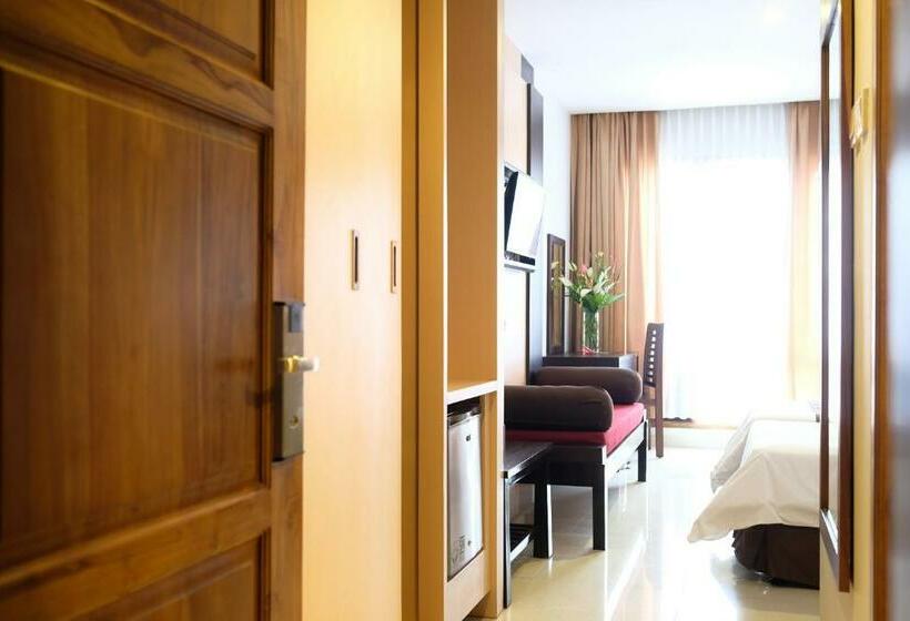 חדר דלוקס עם נוף להרים, The Grand Hill Resort