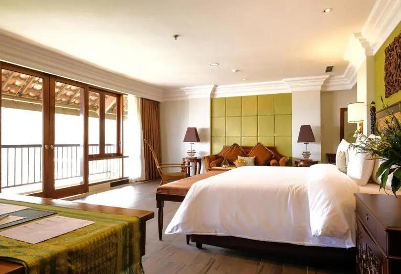 シティビュースイート, The Grand Hill Resort