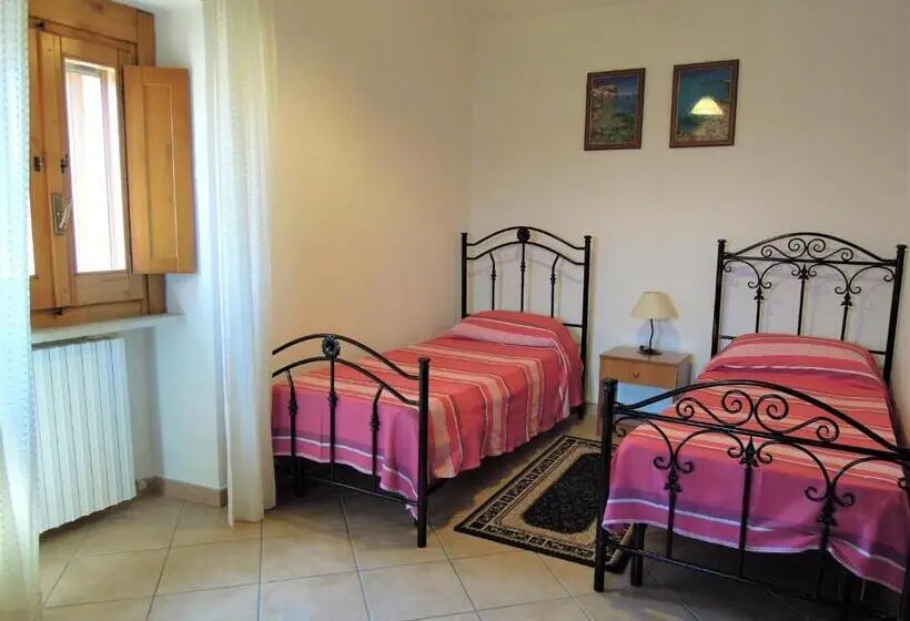 Standard Neljän Hengen Huone, La Dimora Di Radha B&b Centro Olistico