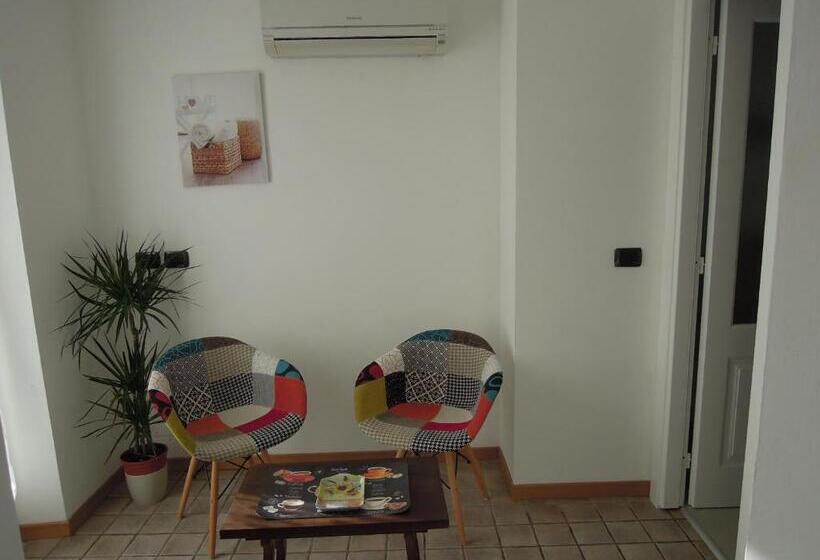 Номер Стандарт Вид на Сад, Cad Teresot