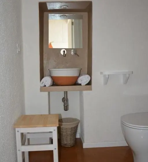 デラックストリプルルーム, Vico Degli Ebrei Rooftop Jacuzzi Self Check In
