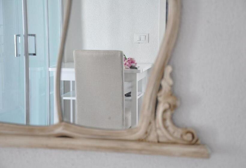 Suite with Terrace, Vico Degli Ebrei   Rooftop Jacuzzi   Self Check In