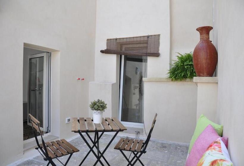 Suite with Terrace, Vico Degli Ebrei   Rooftop Jacuzzi   Self Check In