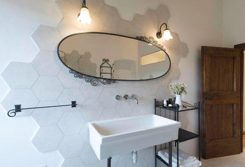 디럭스 룸, Torre Di Badia