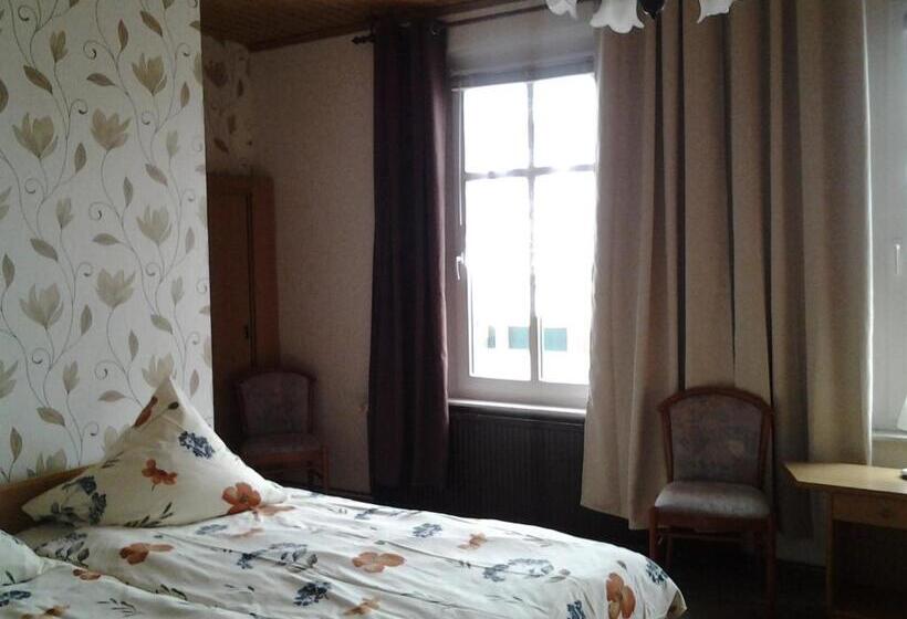 标准三人间, Zur Alten Eiche