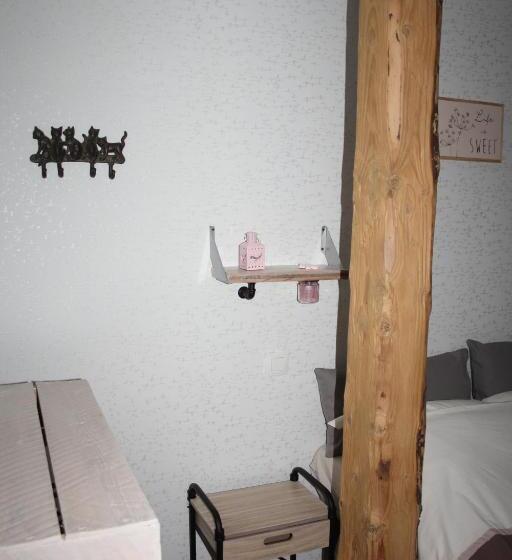 スタンダードシングルルーム, Au Chat Rme Des Blanches Pierres