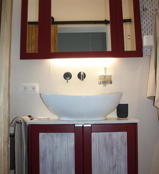 غرفة قياسية مزوَّدة بشُرفة, Au Chat Rme Des Blanches Pierres