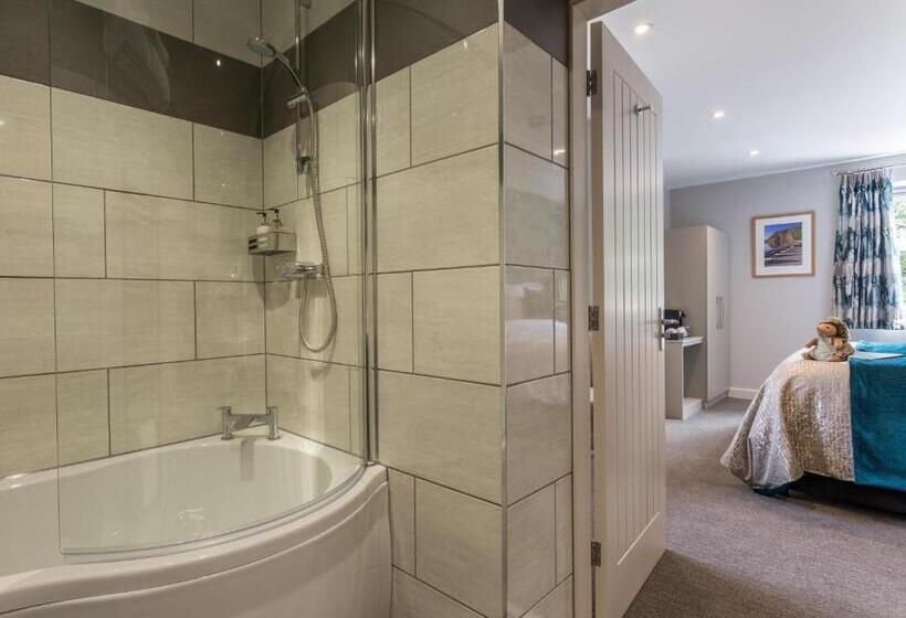 Номер Deluxe, The Sally