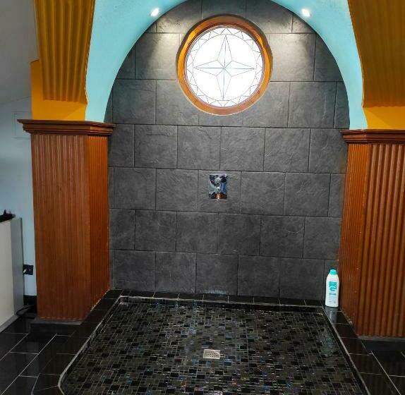 スタンダードスタジオ, Apartamentos Gaudi Style