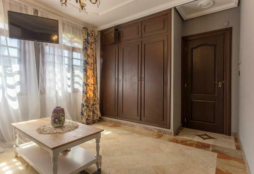 Семейный Номер, Apartamentos Gaudi Style
