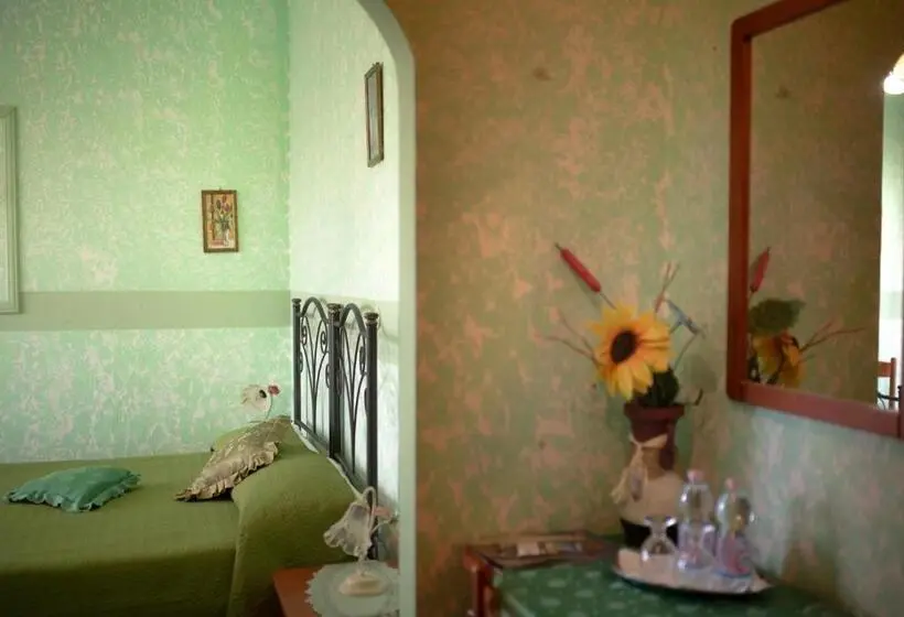 اتاق استاندارد با چشم‌انداز باغ, B&b Armonia