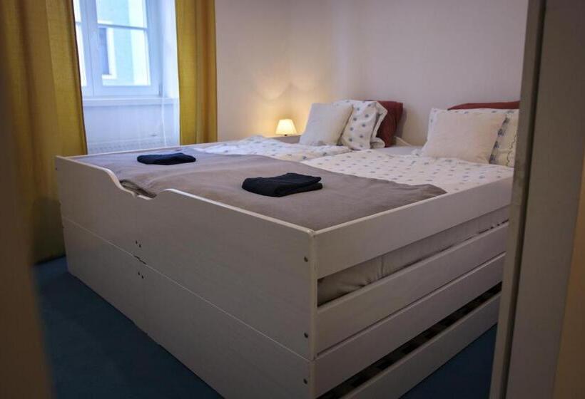 Quarto Triplo Basic, Gran Hostel