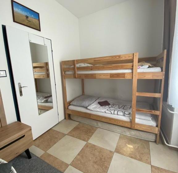 带共用浴室的标准房间, Gran Hostel