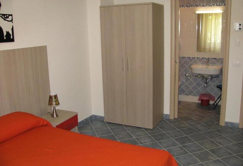 스탠다드 스튜디오, Lions Residence