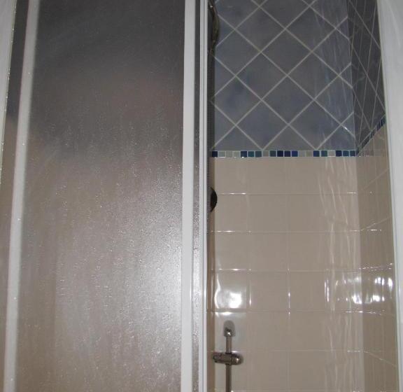 스탠다드 스튜디오, Lions Residence