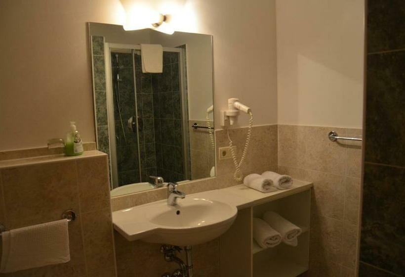 １ベッドルームアパートメント, Falkenau