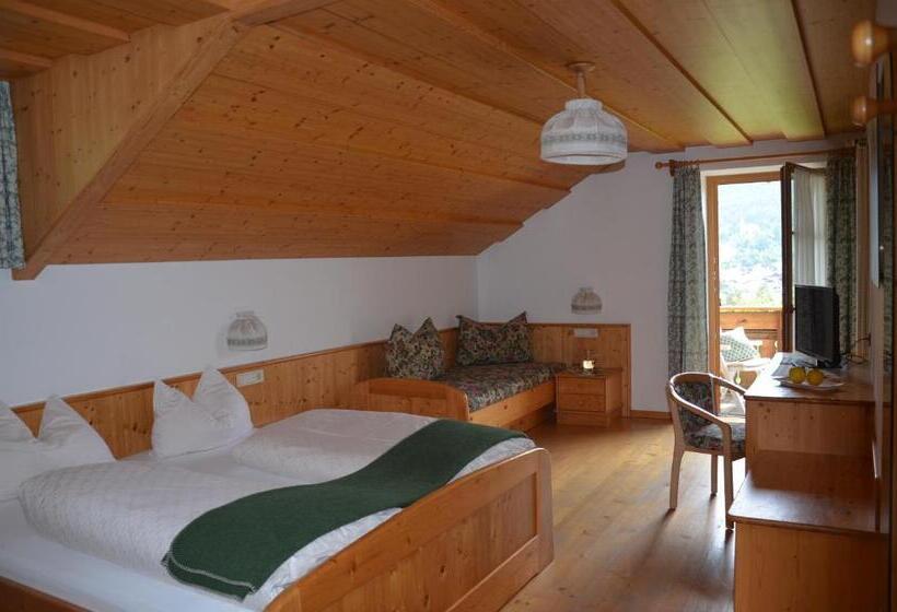 マウンテンビューファミリールーム, Falkenau