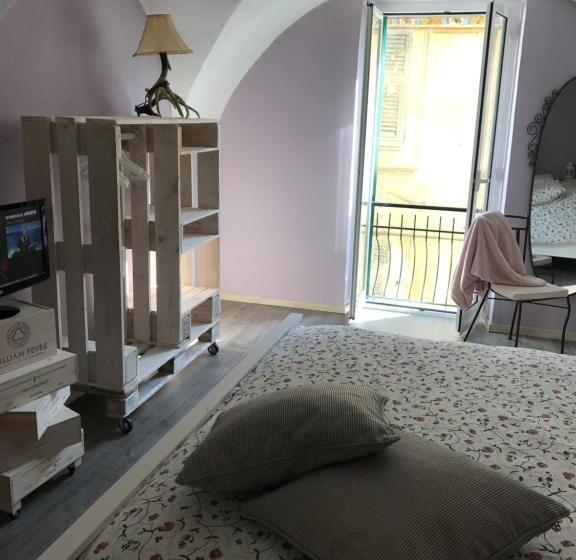 标准间, La Paramira