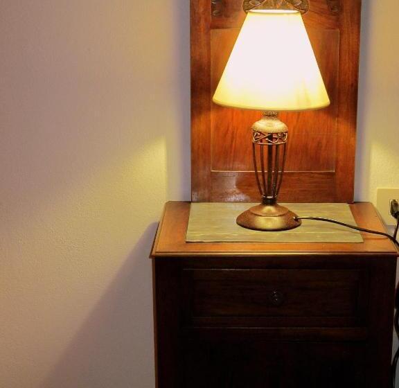 חדר סטנדרט, Lo Sghimbescio