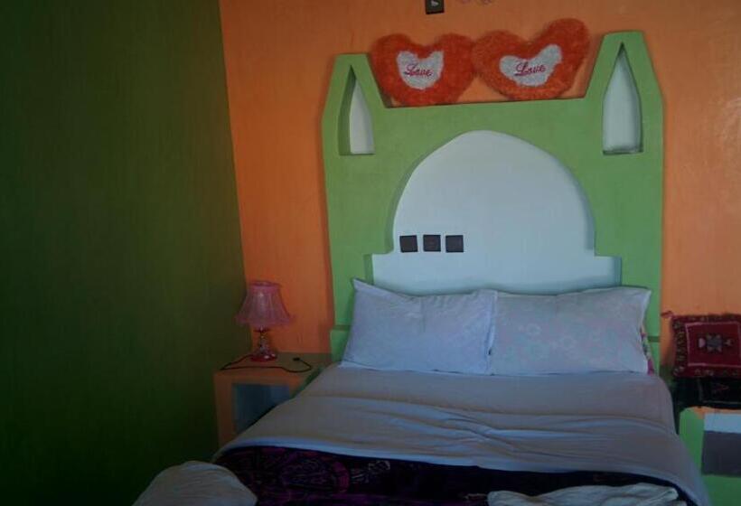 اتاق استاندارد با چشمانداز استخر, Auberge Bougafer