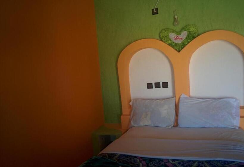 اتاق استاندارد با چشمانداز استخر, Auberge Bougafer