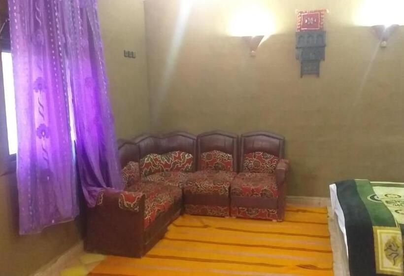 اتاق خانوادگی, Auberge Bougafer