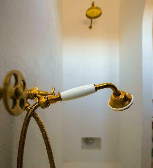 جناح مطلّ علي الحديقة, Masseria Celano