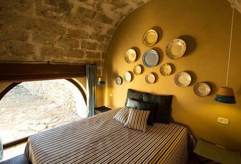 جناح مطلّ علي الحديقة, Masseria Celano