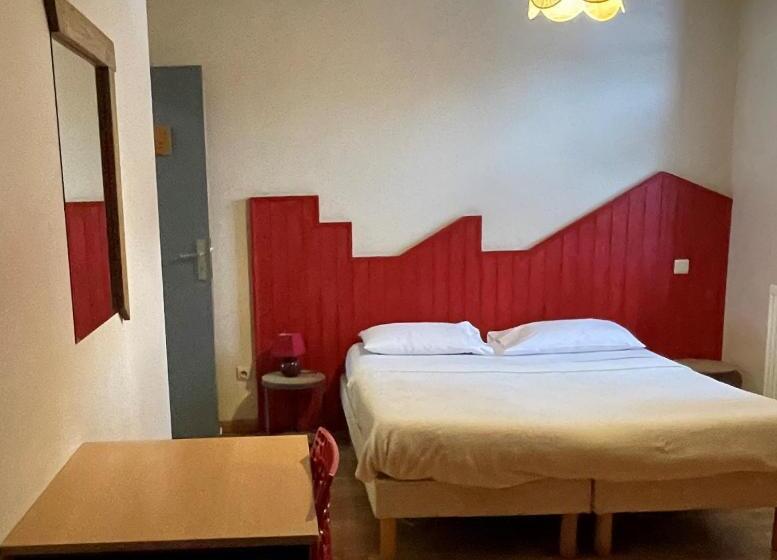 四人标准间, Le Charmagit