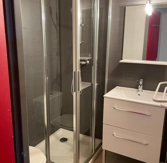 四人标准间, Le Charmagit