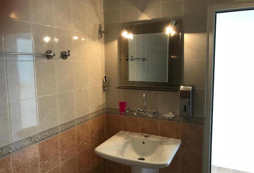 标准间, Milena`s House