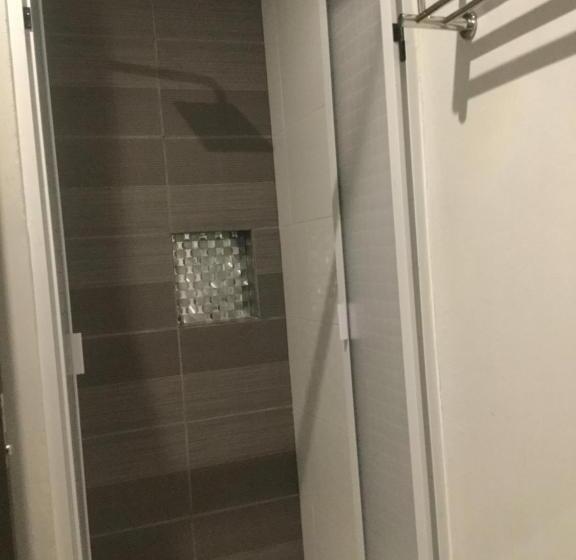 מיטת קינג בסוויטה, Privatto Suites