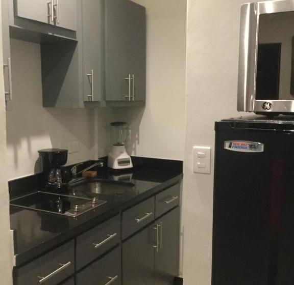 מיטת קינג בסוויטה, Privatto Suites