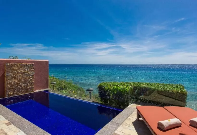 オーシャンビューの１ベッドルームビラ, Crimson Resort And Spa   Mactan Island, Cebu
