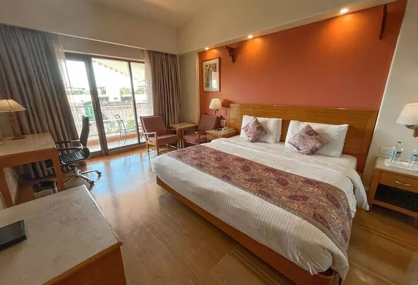 デラックスルーム, Acron Candolim Regina