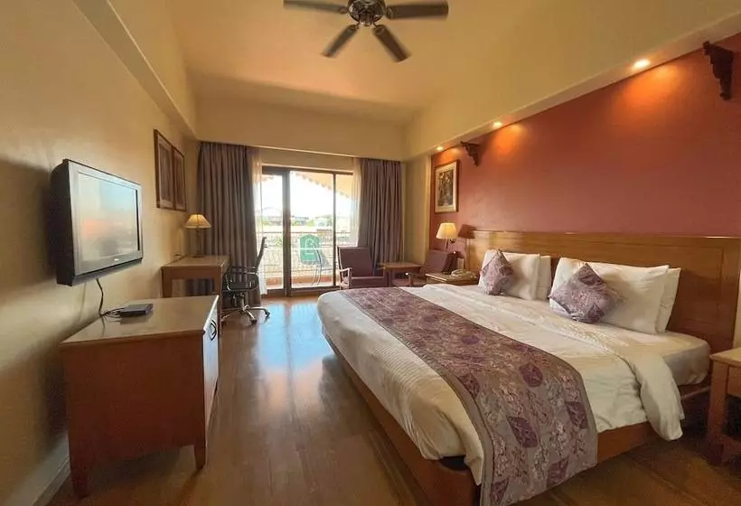 デラックスルーム, Acron Candolim Regina