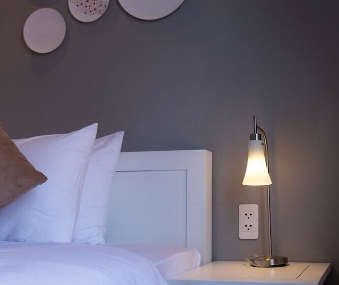 اتاق خانوادگی, Alba