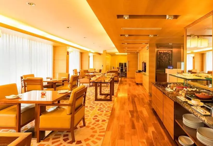 سوییت اجرایی, Courtyard By Marriott Ahmedabad