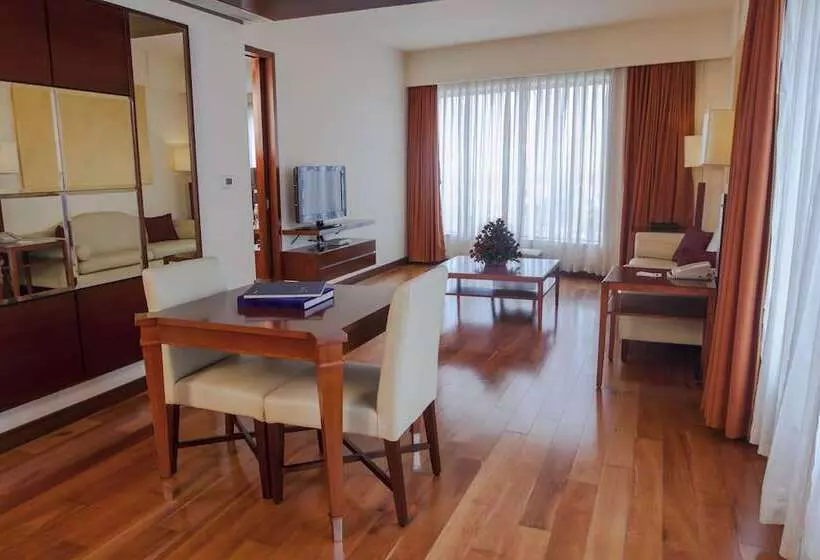 سوییت اجرایی, Courtyard By Marriott Ahmedabad