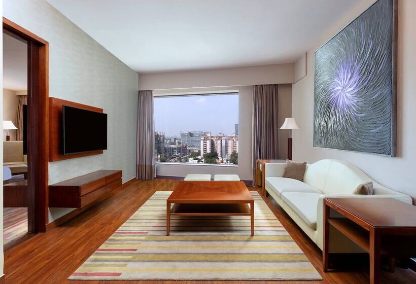 Executive Suite, Courtyard By Marriott Ahmedabad