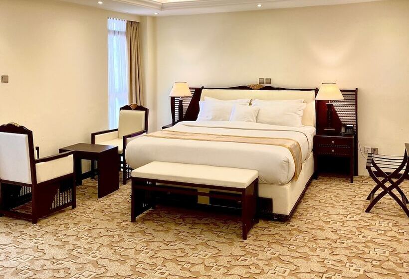 اتاق لوکس, De Leopol