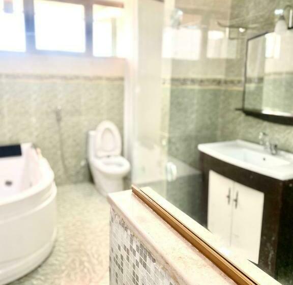 سوییت جونیور, De Leopol