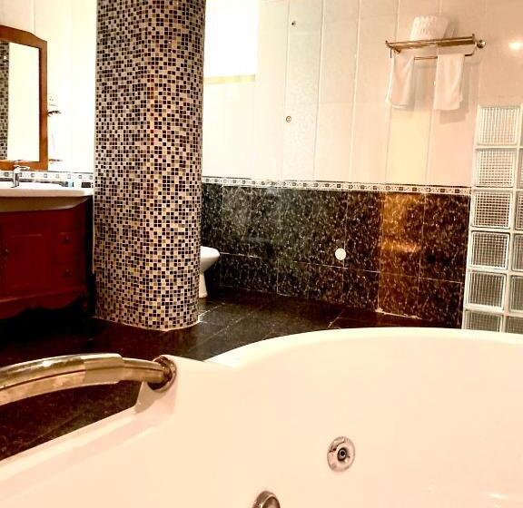 آپارتمان 2 خوابه, De Leopol