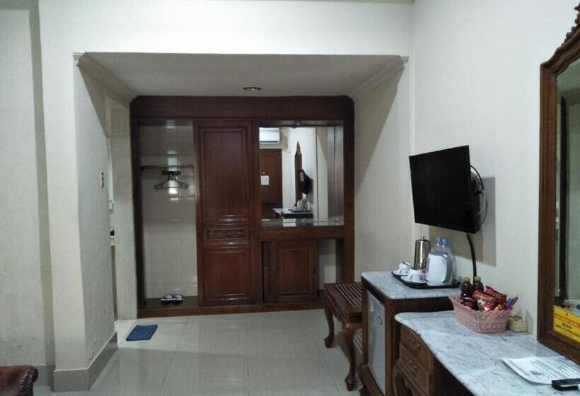 풀장 전망 스위트, Indah Palace Yogyakarta