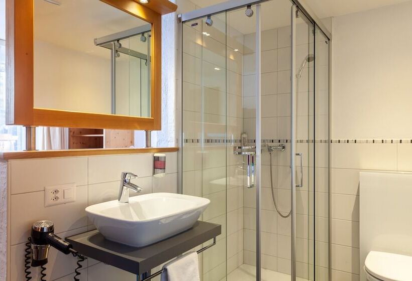 اتاق راحتی یک تخته, Jägerhof