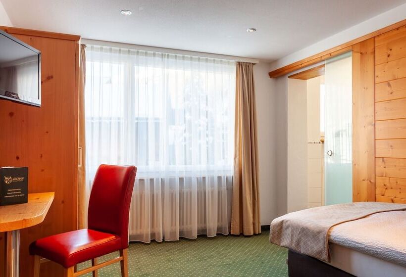 اتاق راحتی یک تخته, Jägerhof